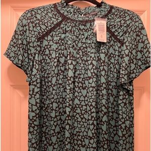 NWT Torrid short sleeve georgette green heart top
